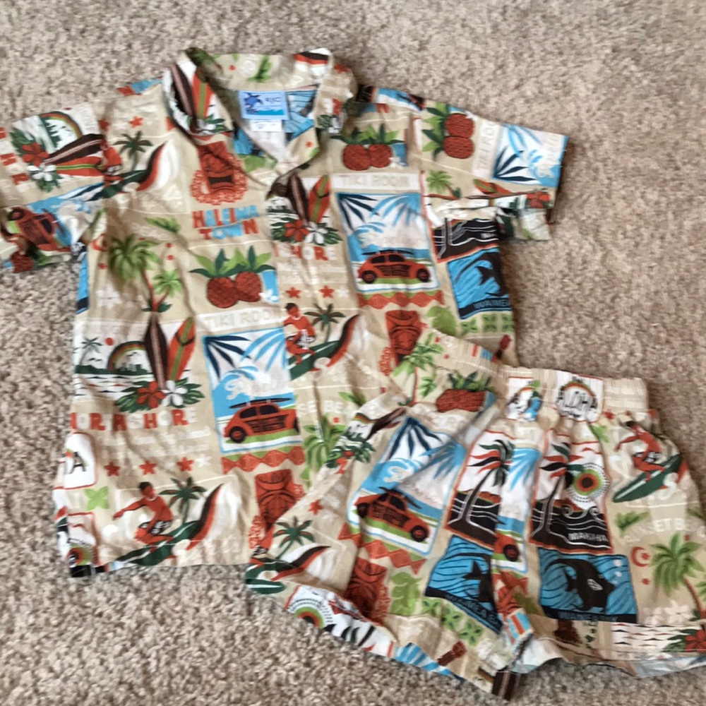 Hawaiian shirt and matching shorts size 5